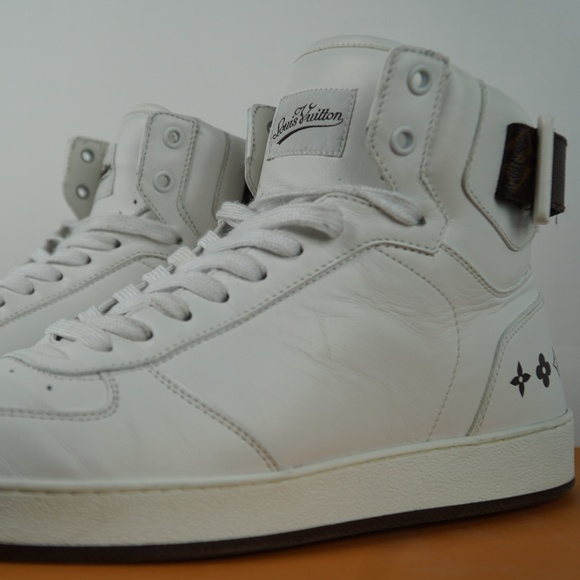 (Original) Louis Vuitton Leather Sneakers - Picture 2 of 6